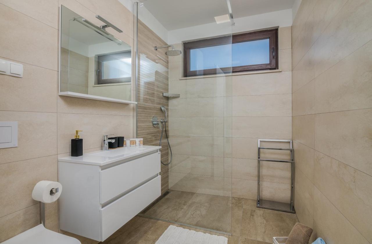 Apartments Sunrise Krk Крк Екстер'єр фото