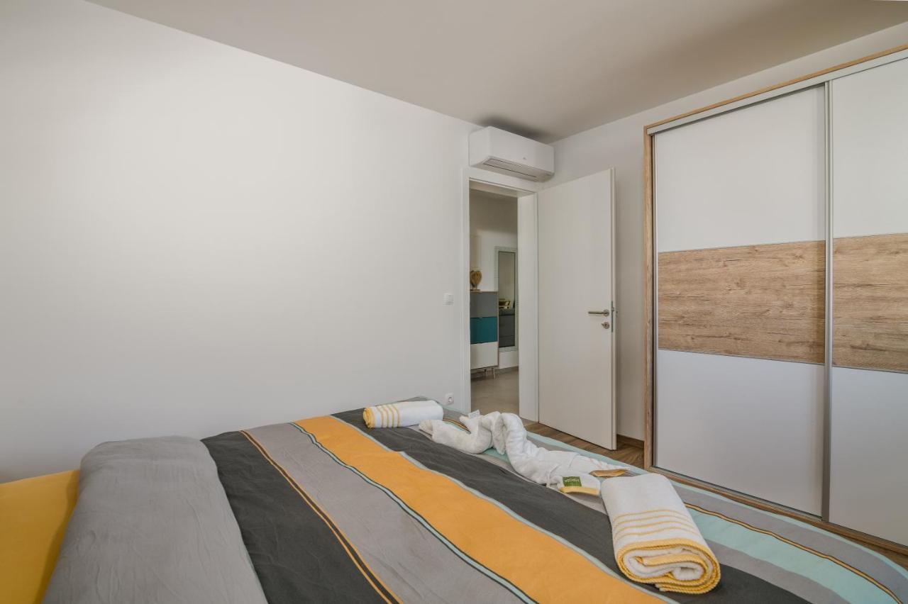 Apartments Sunrise Krk Крк Екстер'єр фото
