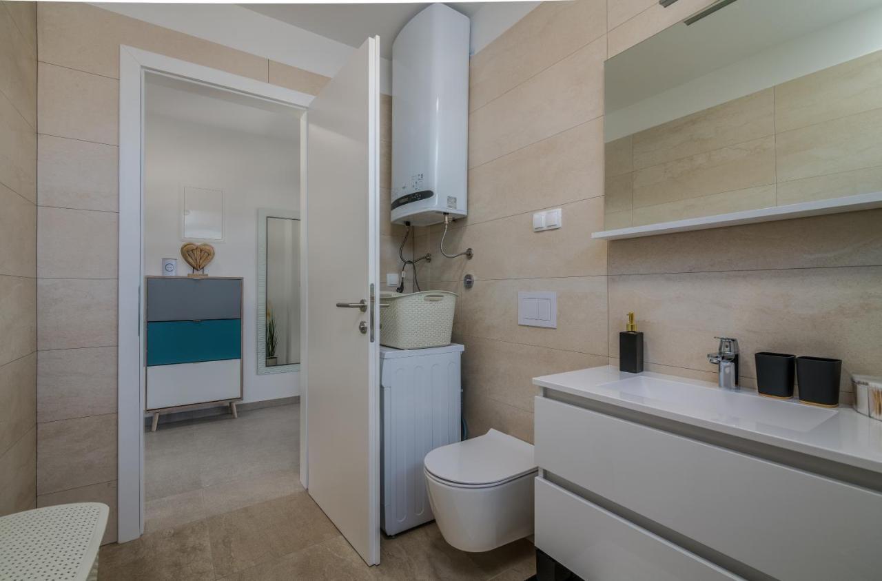 Apartments Sunrise Krk Крк Екстер'єр фото