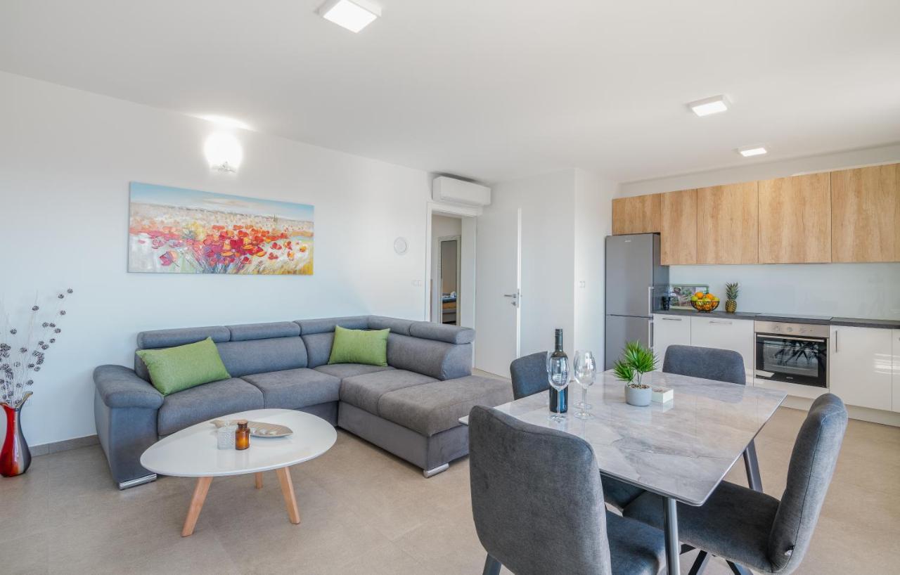 Apartments Sunrise Krk Крк Екстер'єр фото