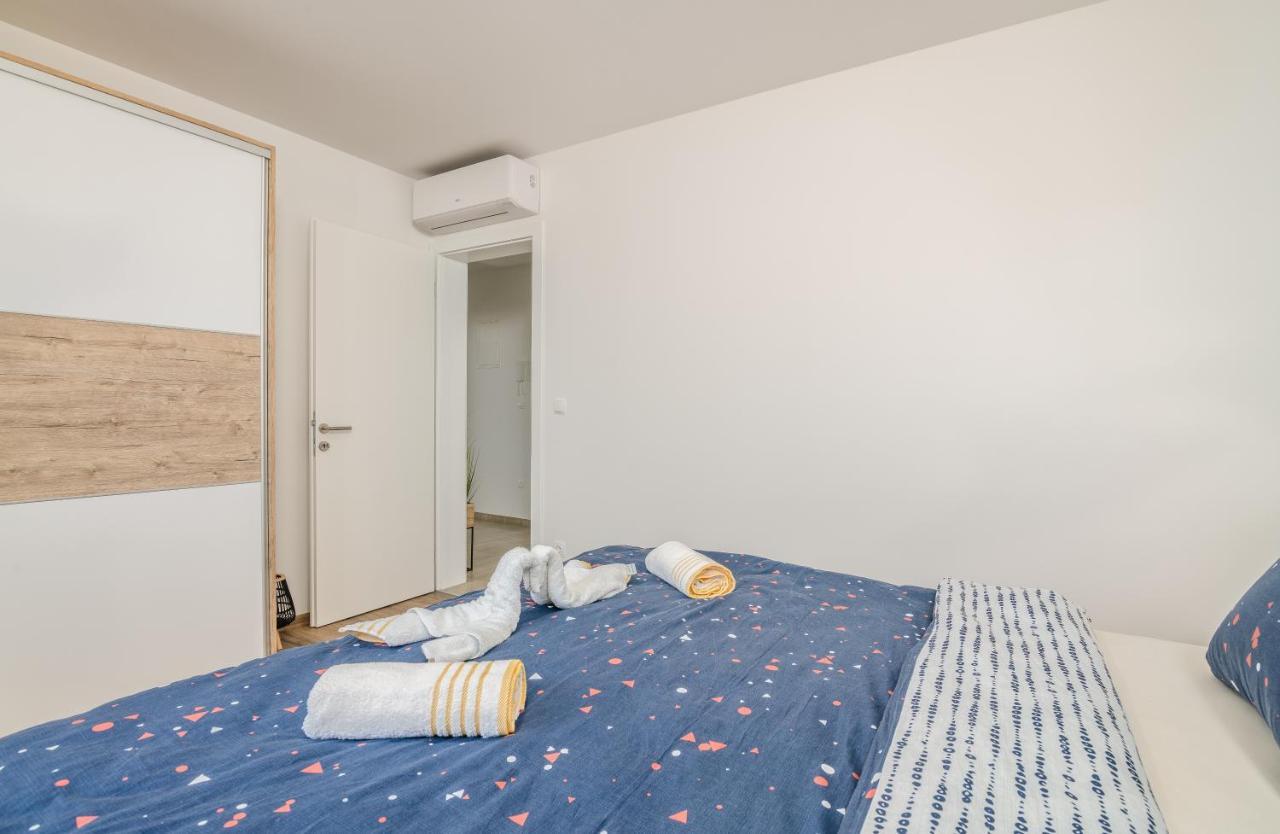 Apartments Sunrise Krk Крк Екстер'єр фото