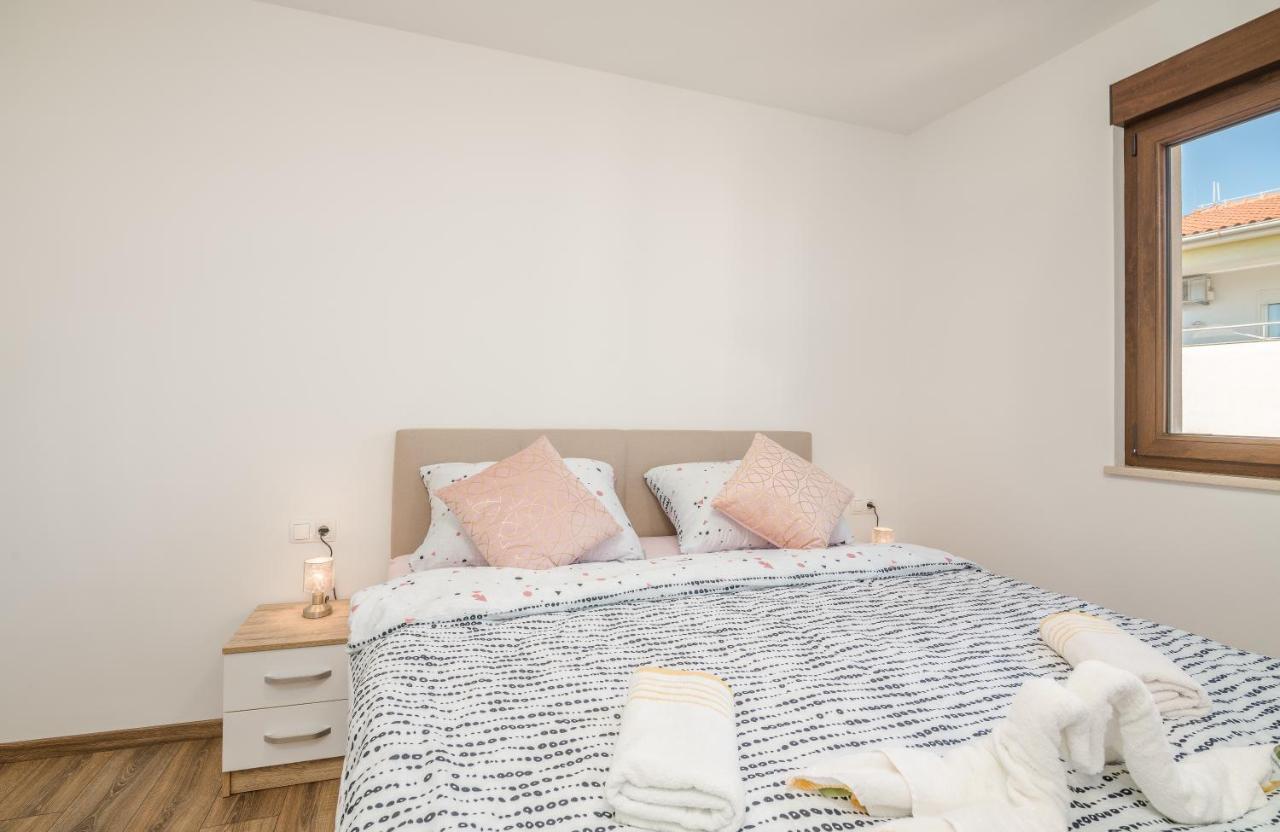 Apartments Sunrise Krk Крк Екстер'єр фото
